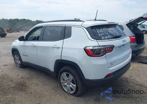 2022 Jeep Compass Latitude 4X4 from USA, damaged, VIN 3C4NJDBB9NT131396